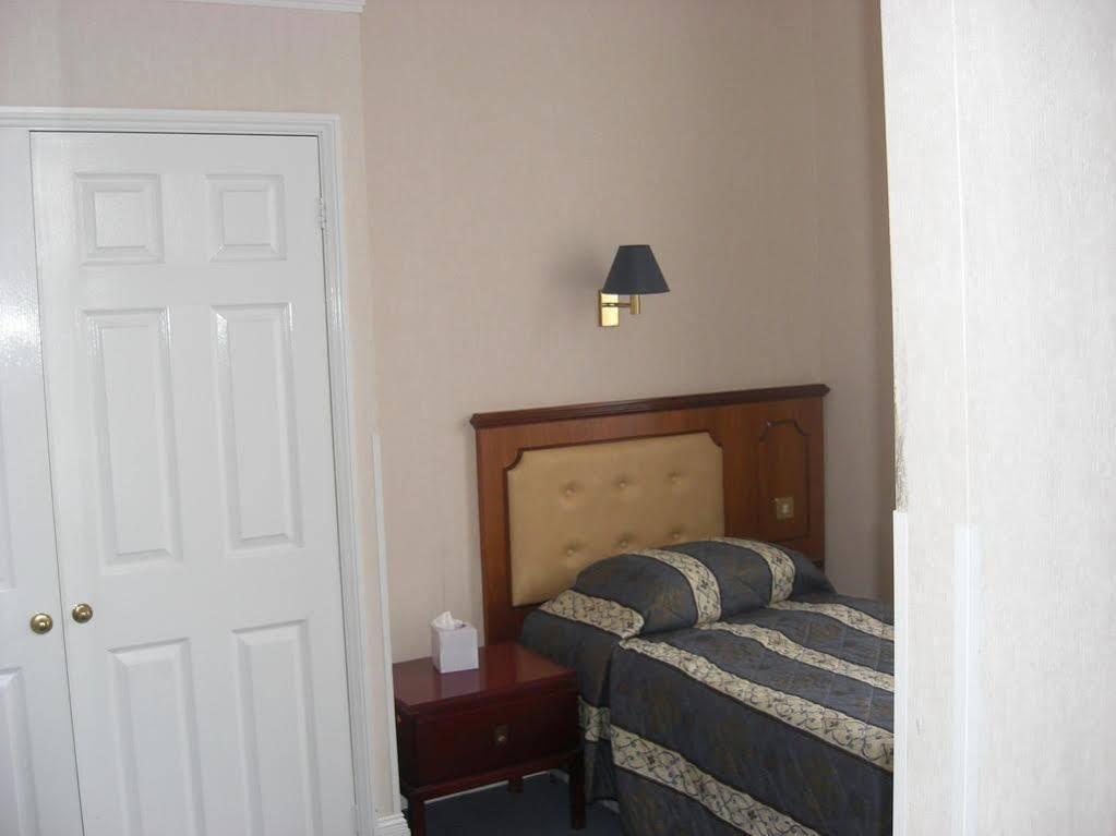 Yelf'S Hotel Ryde  Zewnętrze zdjęcie