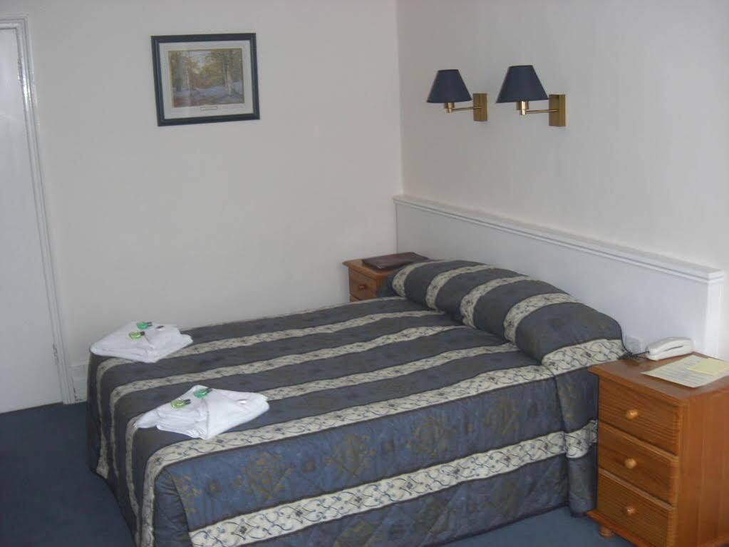 Yelf'S Hotel Ryde  Zewnętrze zdjęcie